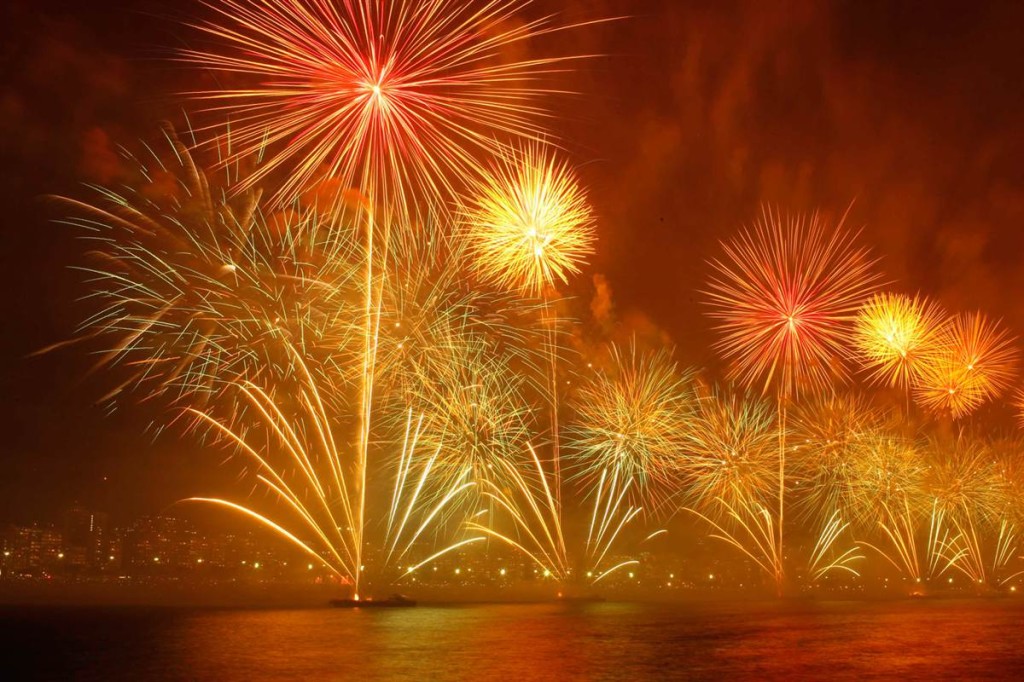 rio new year fireworks 2013