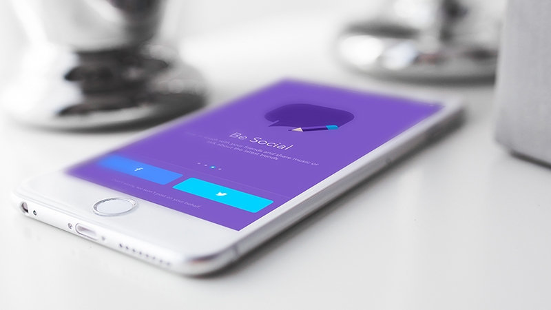 iOS App Showcase PSD Mockup