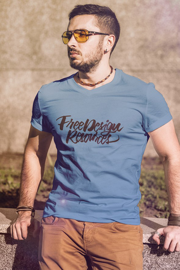 Free T-shirt Fashion Mockup Psd