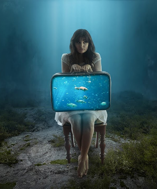 How to Make a Fantasy Aquarium Suitcase in Photoshop Tutorial