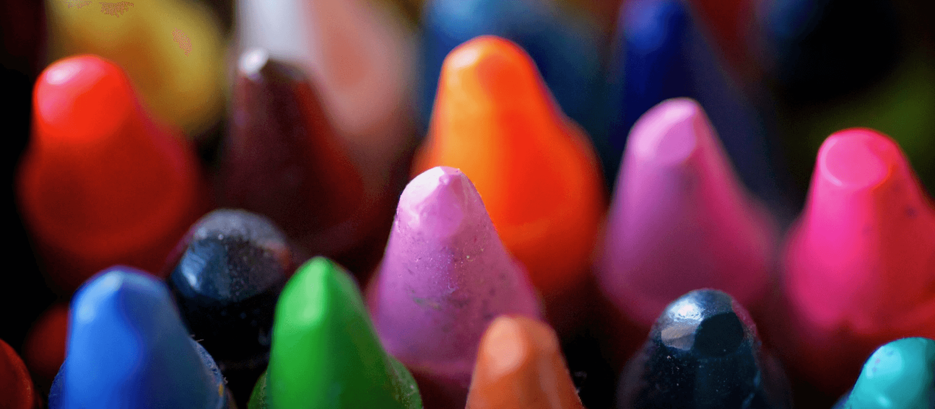 Crayons of different colors, photo.