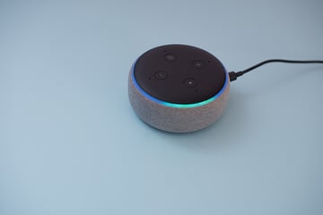 Smart speaker device responding to voice using Amazon Alexa