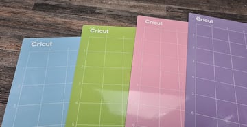 Four different mat colours for different grip strength