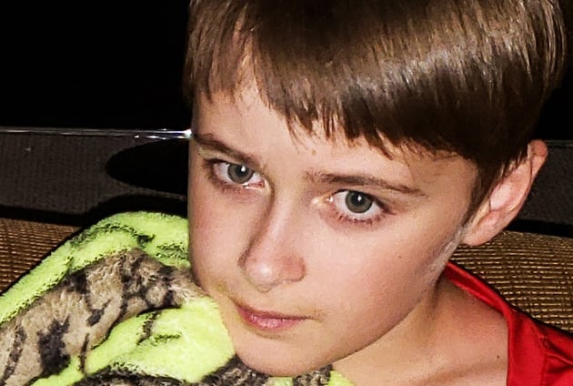 remove red eye in photoshop